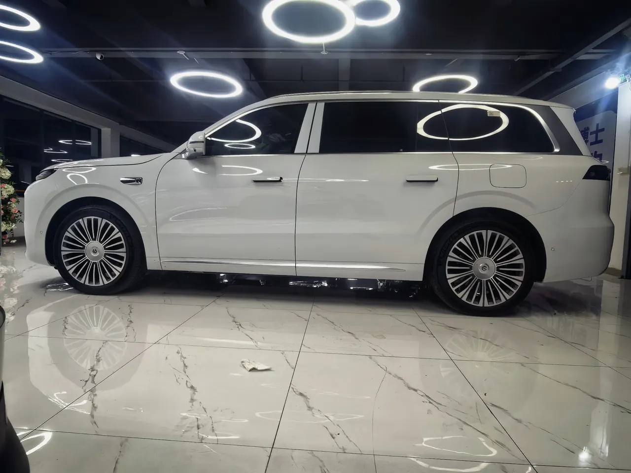 Leapmotor 2026 D 19 500 Zhizun Edition 6-seat Automatic Gear 16