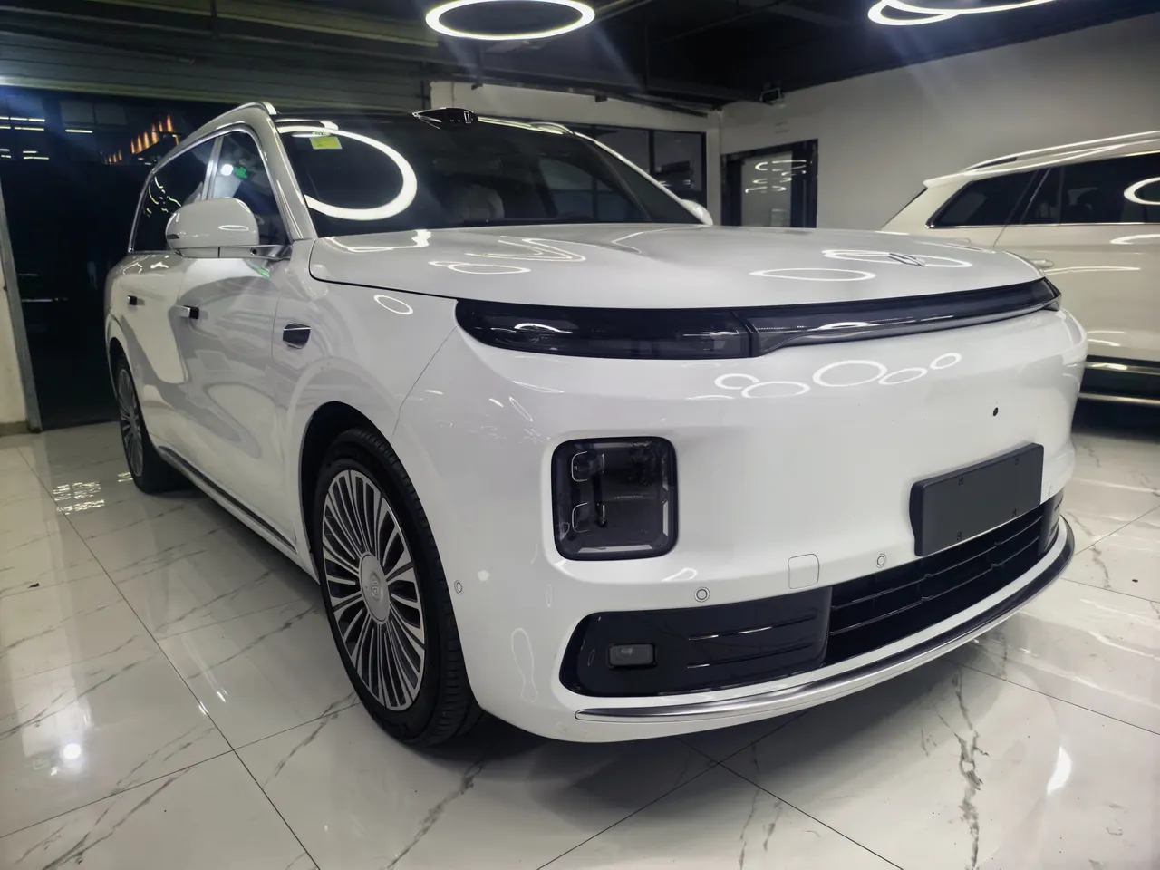Leapmotor 2026 D 19 500 Zhizun Edition 6-seat Automatic Gear 2