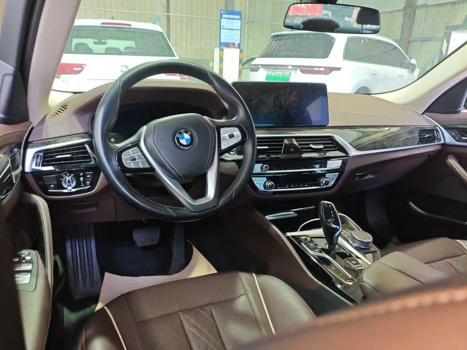 BMW 5 Series 2022 525Li 2.0T Luxury Suit (Modified) Automatic Gear 3