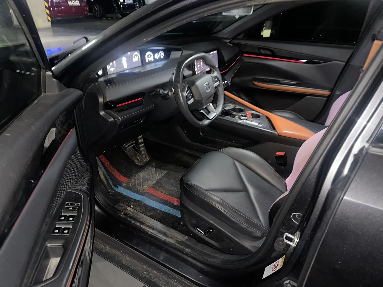 ChangAn 2022 UNI-V 1.5T honorable automatic gear 3