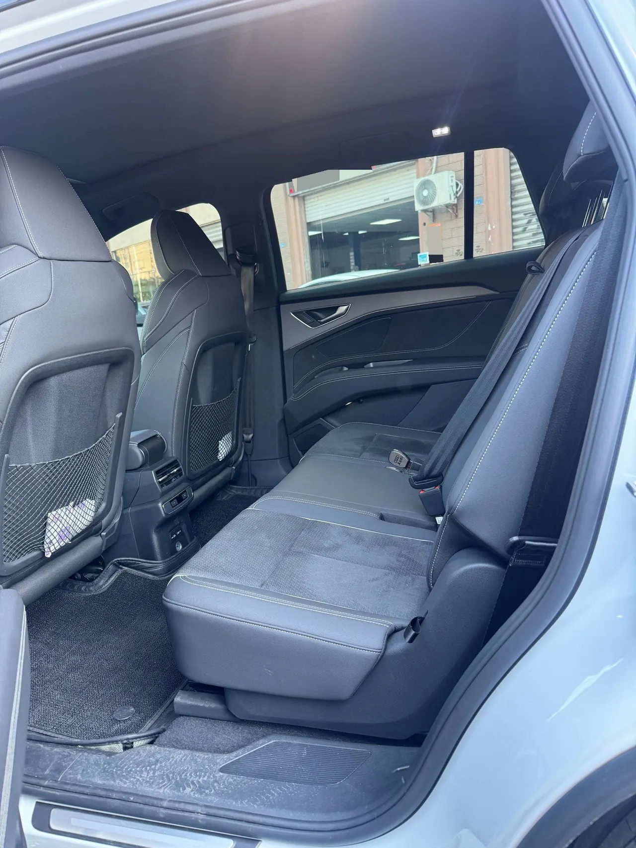 Audi 2023 Q5 e-tron 40 star shine mecha set automatic gear 4