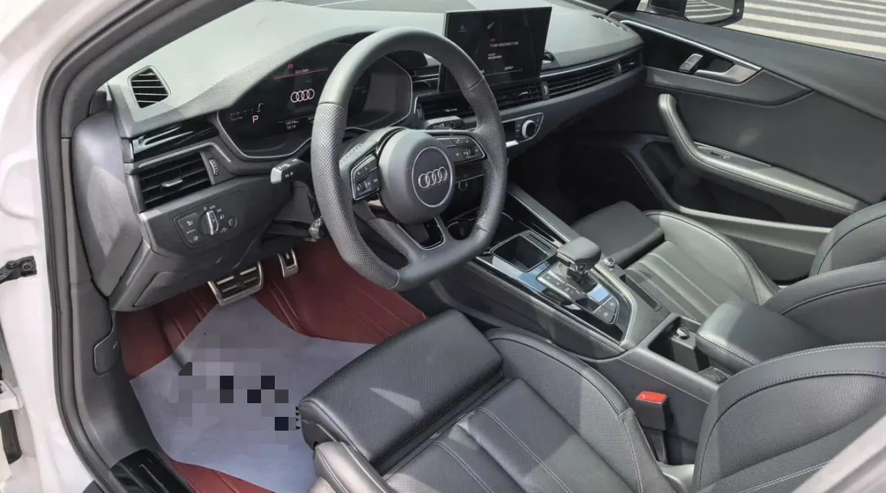 Audi 2025 A4L 2.0TFSI 40TFSI 2 million‑vehicle celebration edition, luxury sporty model, automatic transmission 4