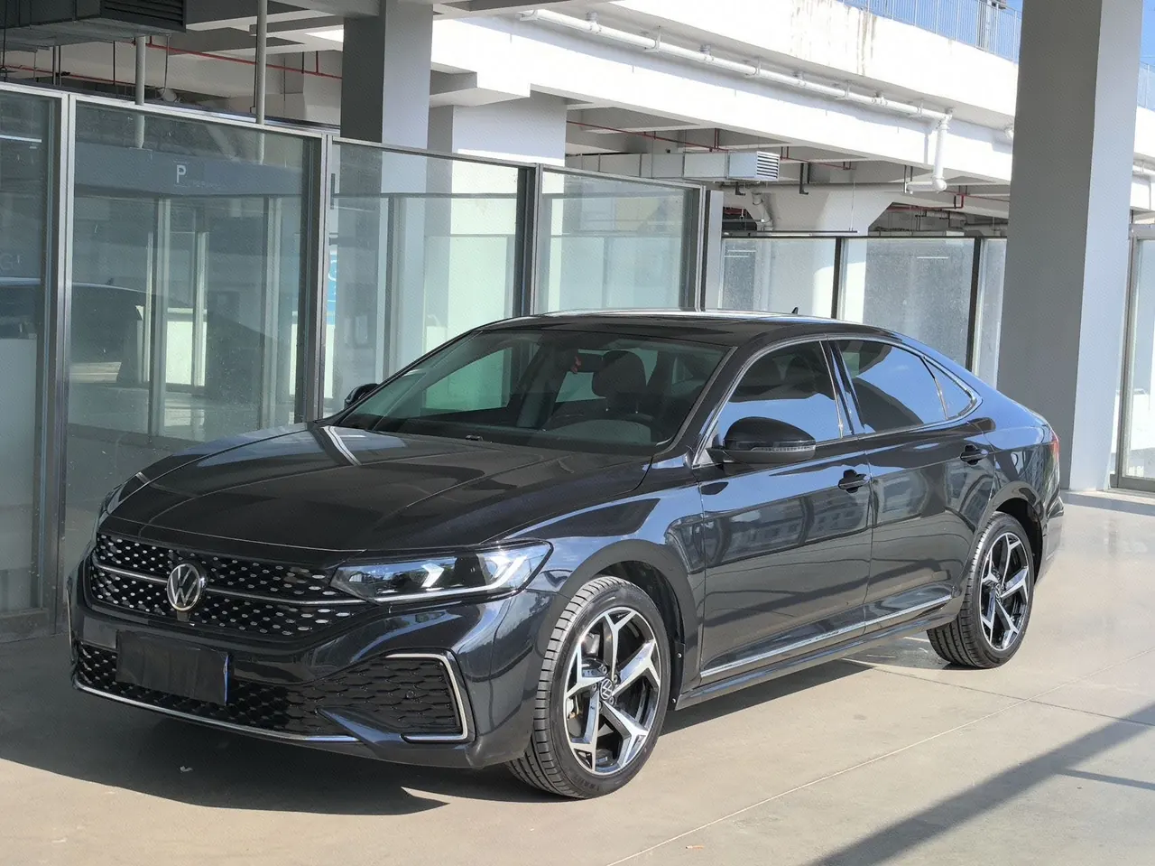 Open image lightbox: Volkswagen 2023 Passat 2.0TSI 330TSI Star Elite Edition (Modified) Automatic Gear
