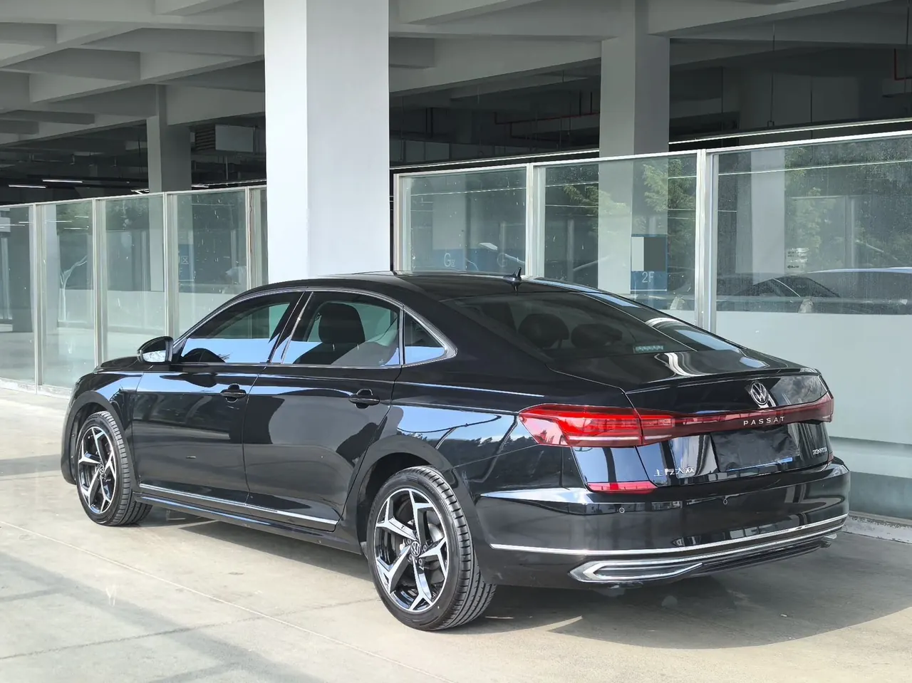 Volkswagen 2023 Passat 2.0TSI 330TSI Star Elite Edition (Modified) Automatic Gear 10