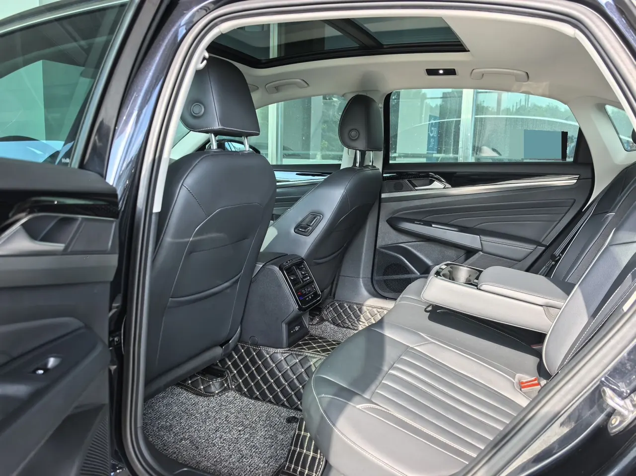 Volkswagen 2023 Passat 2.0TSI 330TSI Star Elite Edition (Modified) Automatic Gear 4