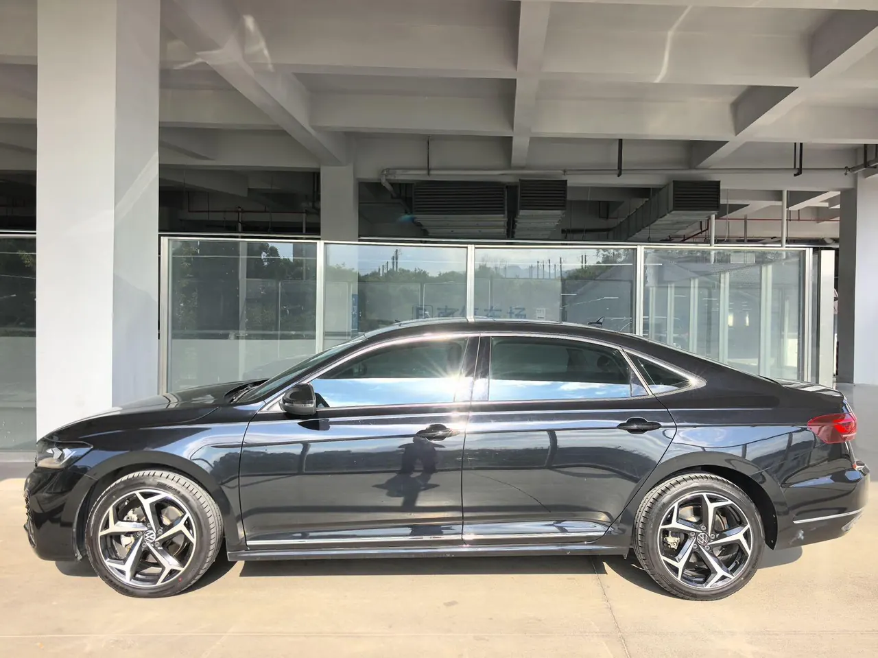 Volkswagen 2023 Passat 2.0TSI 330TSI Star Elite Edition (Modified) Automatic Gear 9