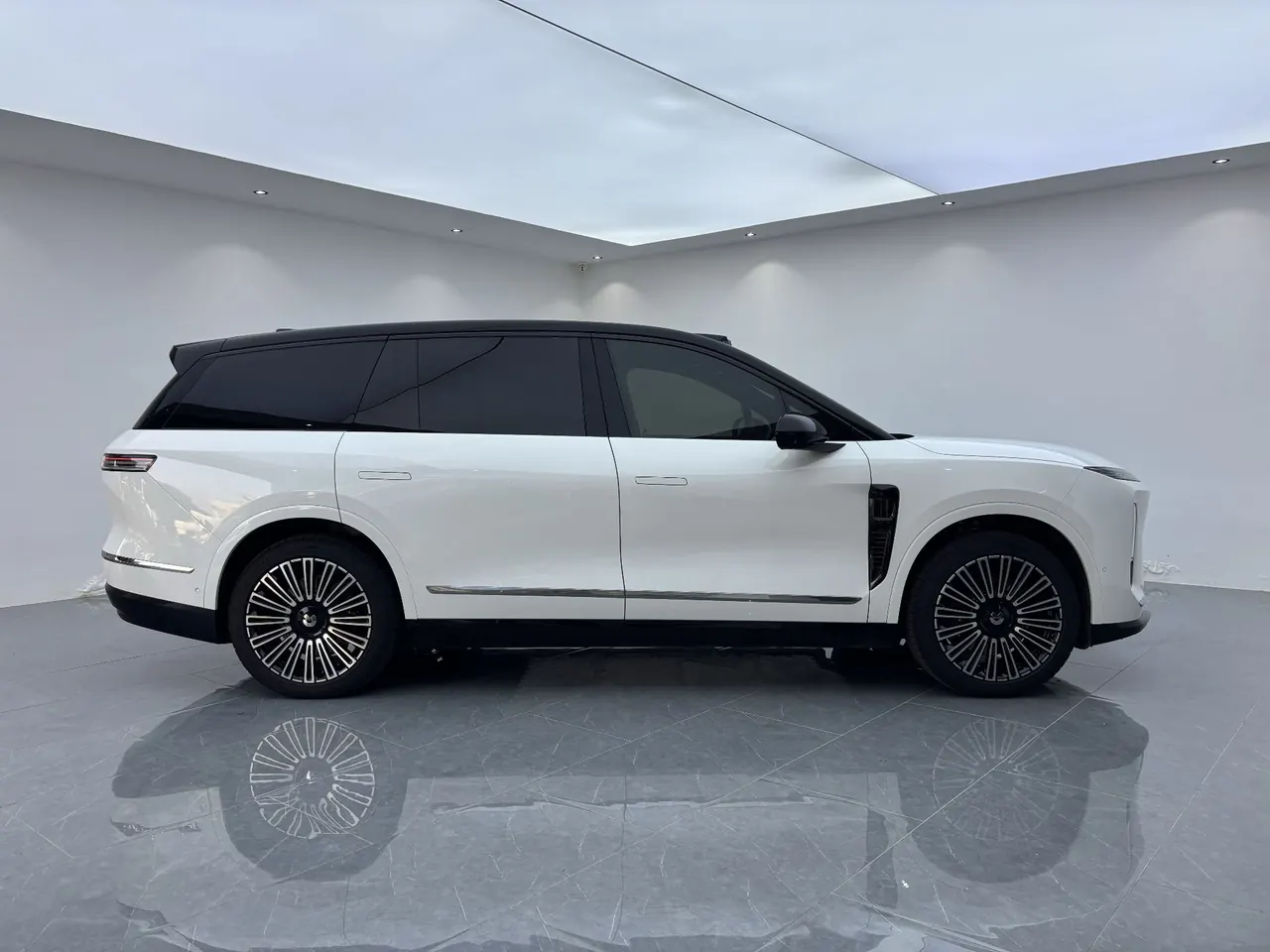 NIO 2026 ES8 6-seat executive deluxe automatic gear 9