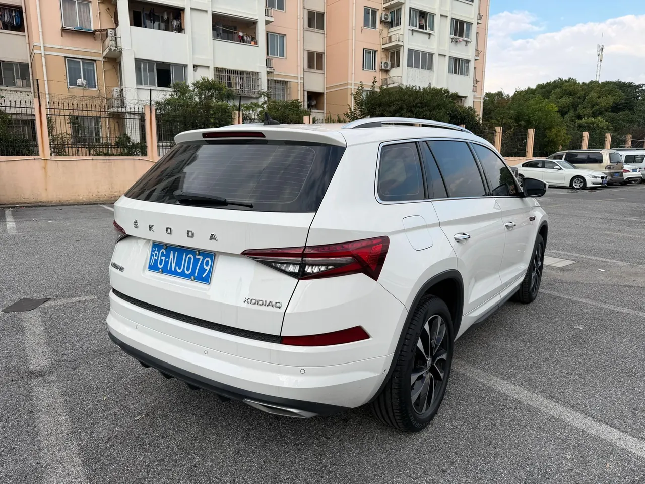 Skoda 2023 Kodiak 2.0TSI TSI 16500.00g Luxury Edition 5 (Modified) Automatic Gear 2