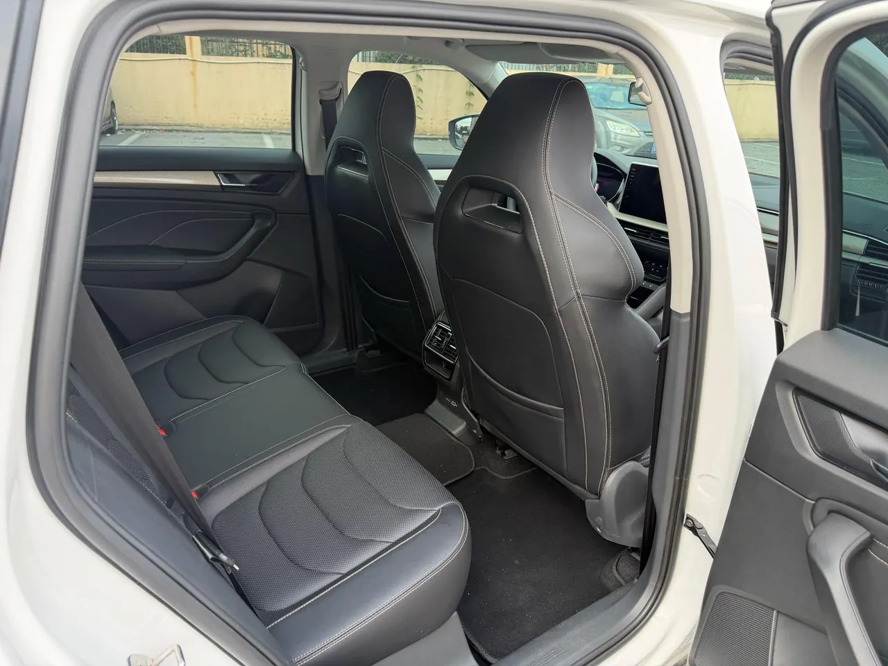 Skoda 2023 Kodiak 2.0TSI TSI 16500.00g Luxury Edition 5 (Modified) Automatic Gear 6
