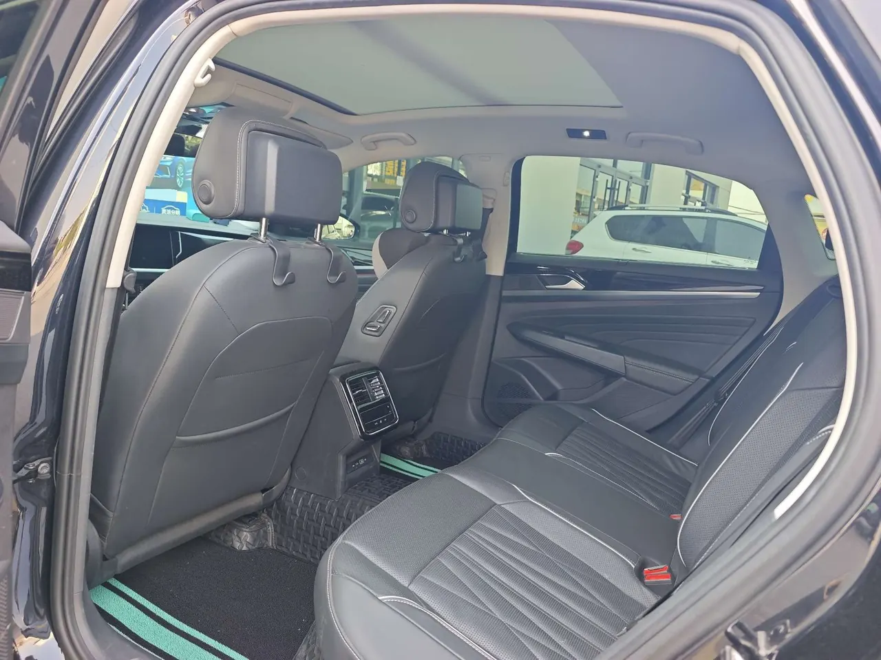 Volkswagen 2023 Passat 2.0TSI 330TSI Deluxe Edition (Modified) Automatic Gear 4