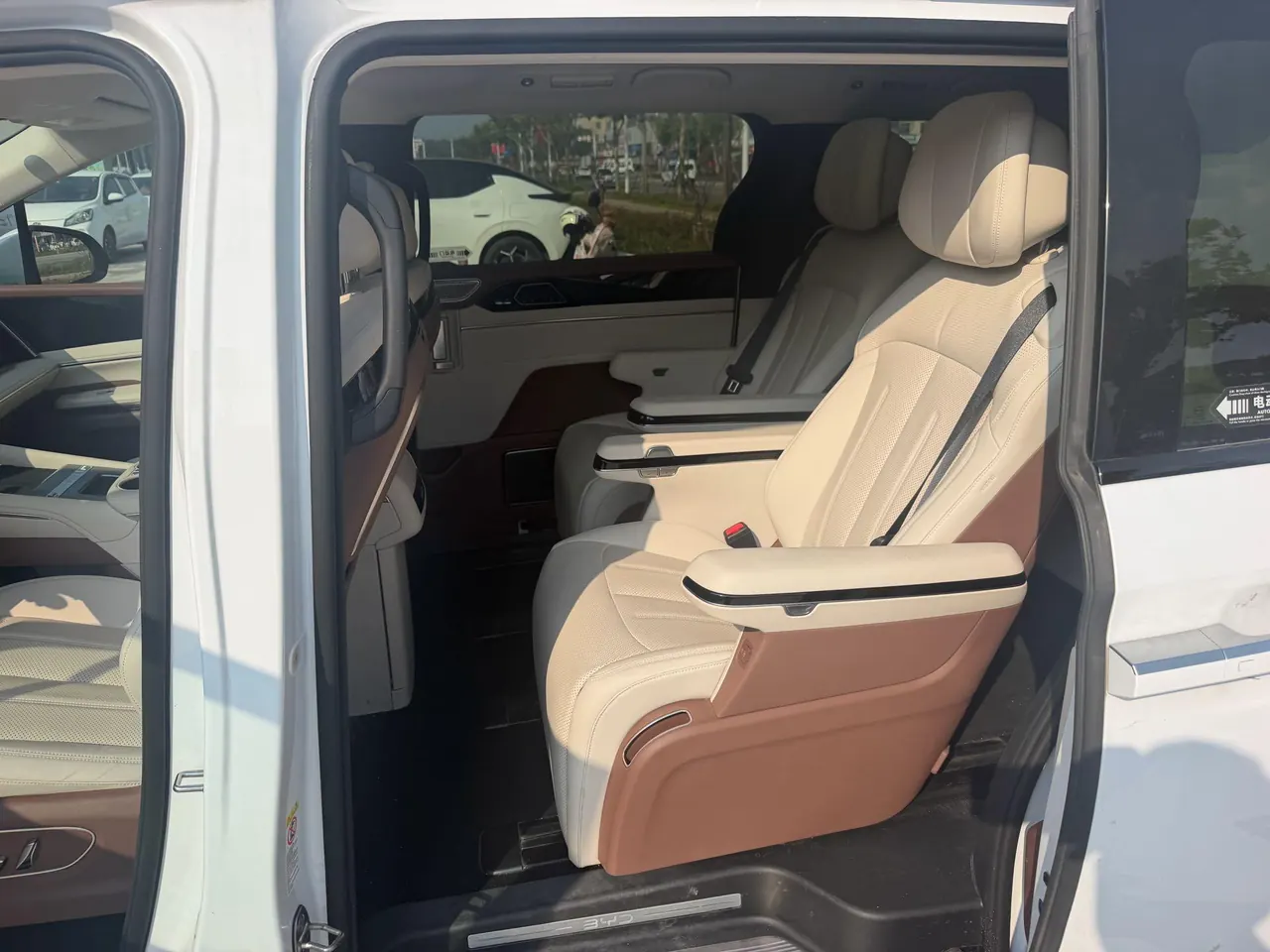 BYD 2025 summer DM-i 1.5T stepless 180km Exceed automatic gear 3