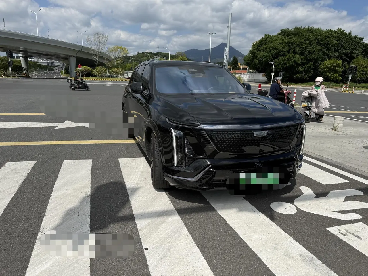 Cadillac 2026 Kayvid high-performance four-wheel drive Ultra automatic transmission 2