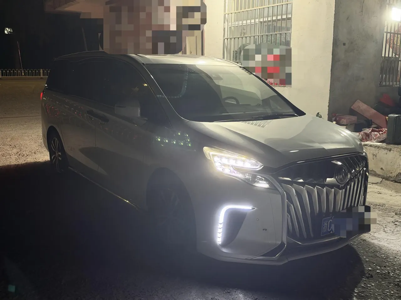 Buick 2020 GL8 ES Lu Zun 2.0T 653T Exclusive Automatic Gear 2
