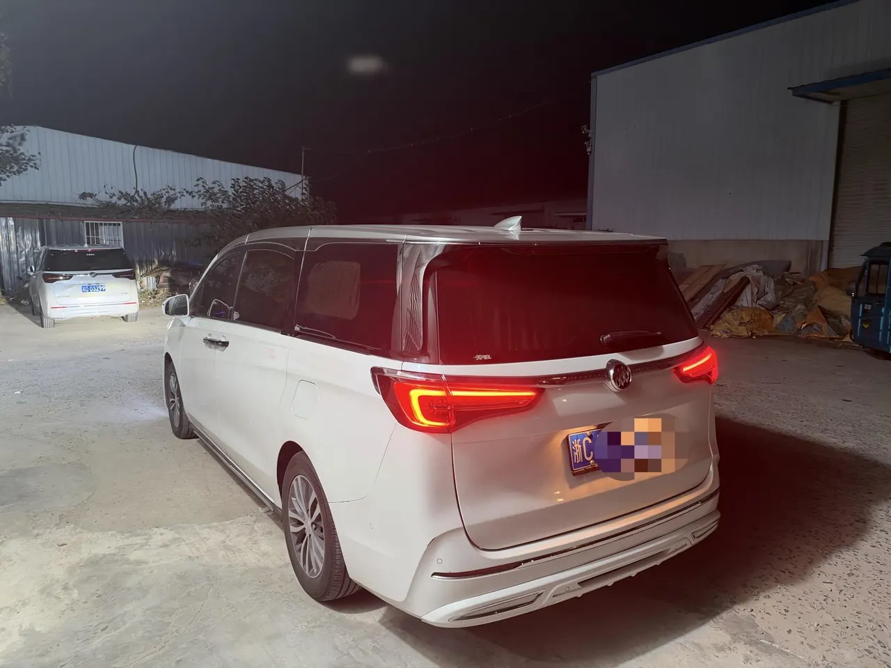 Buick 2020 GL8 ES Lu Zun 2.0T 653T Exclusive Automatic Gear 3