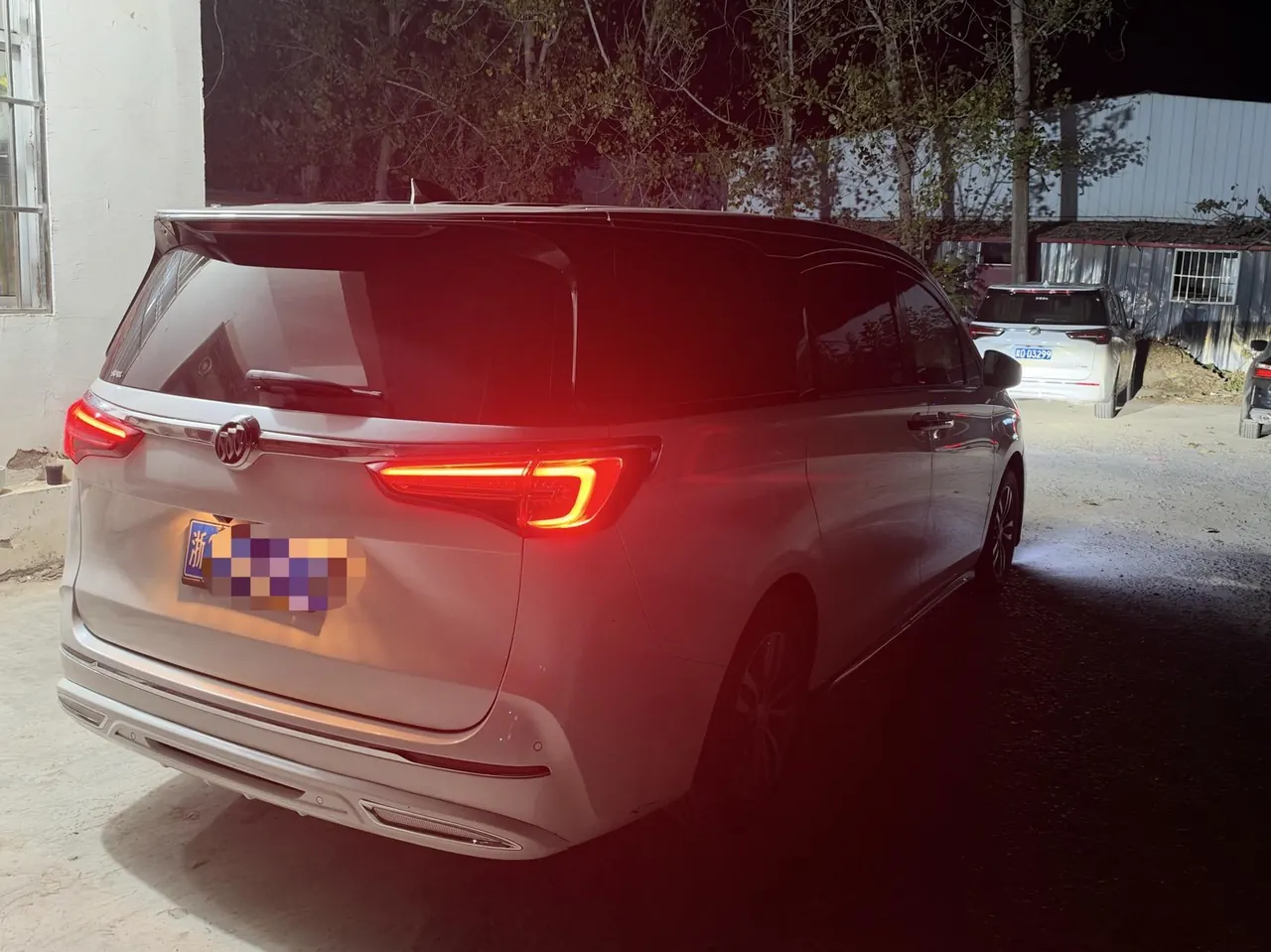 Buick 2020 GL8 ES Lu Zun 2.0T 653T Exclusive Automatic Gear 4