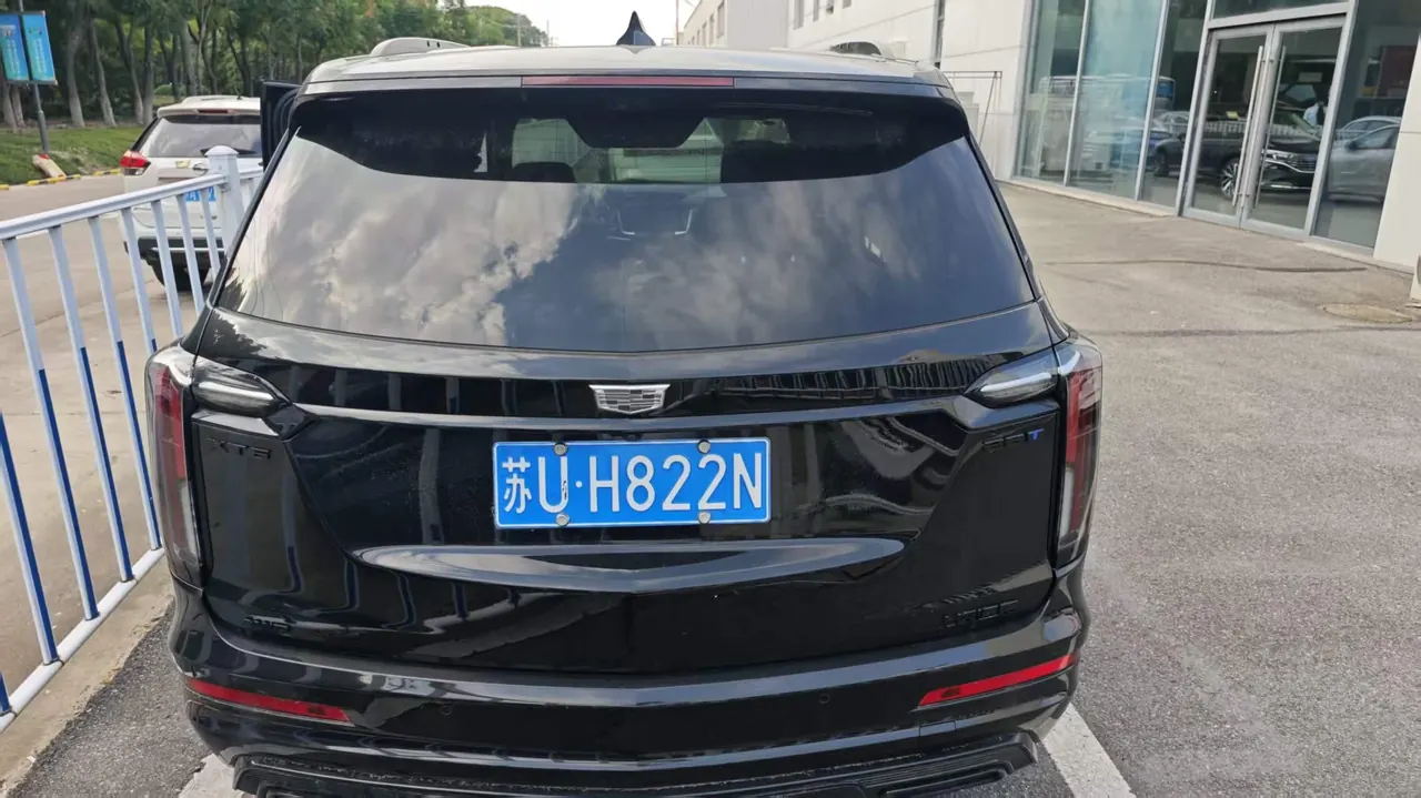 Cadillac 2025 XT6 48V 2.0T 6 4-wheel drive distinguished administrative black standard automatic gear 8
