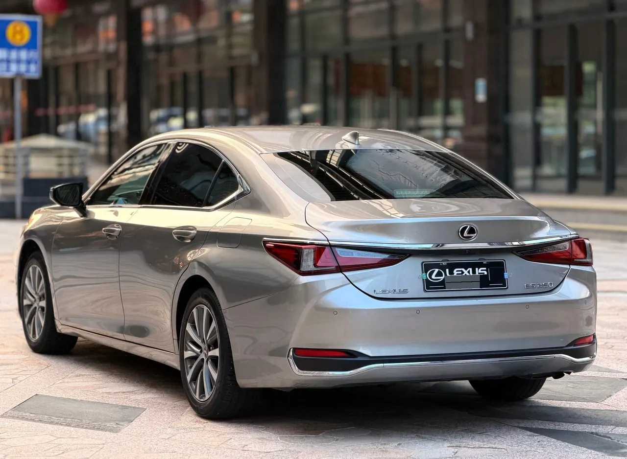 Lexus ES (Imported) 2020 ES260 2.5 Excellence Automatic Gear 8