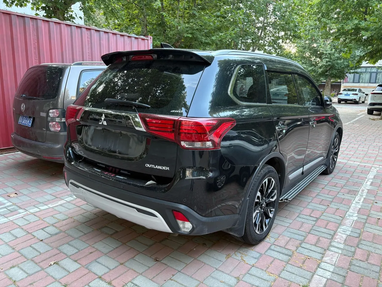 Mitsubishi 2020 Outlander 2.4 stepless four-wheel drive to enjoy the version of 7-seat automatic gear 5