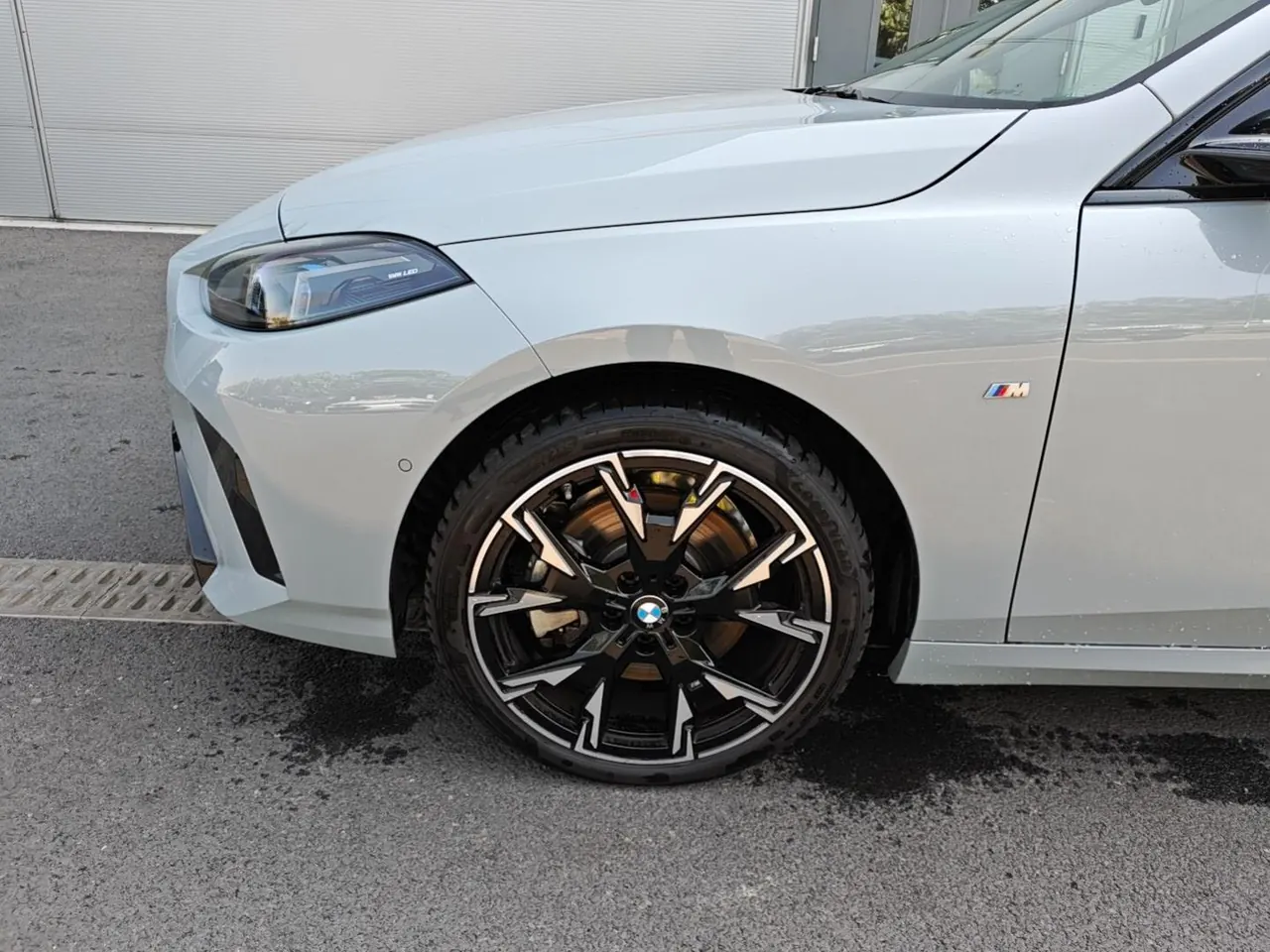 BMW 2 series 2025 225L 2.0T M sports obsidian night suit automatic gear 5