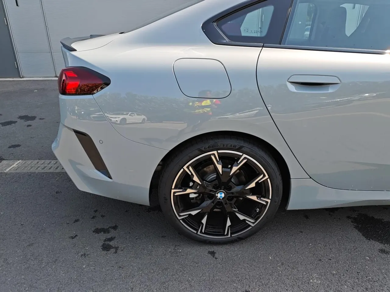 BMW 2 series 2025 225L 2.0T M sports obsidian night suit automatic gear 7