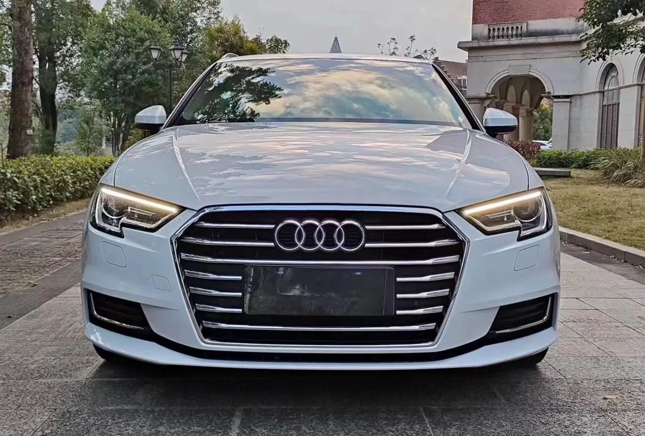 Audi 2020 A3 Sportback 1.4TFSI 35TFSI aggressive automatic gear 4