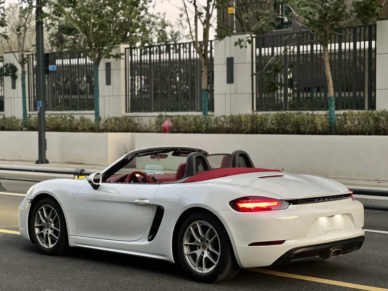 Porsche 718 (Imported) 2020 718 Boxer 2.0T Automatic 4