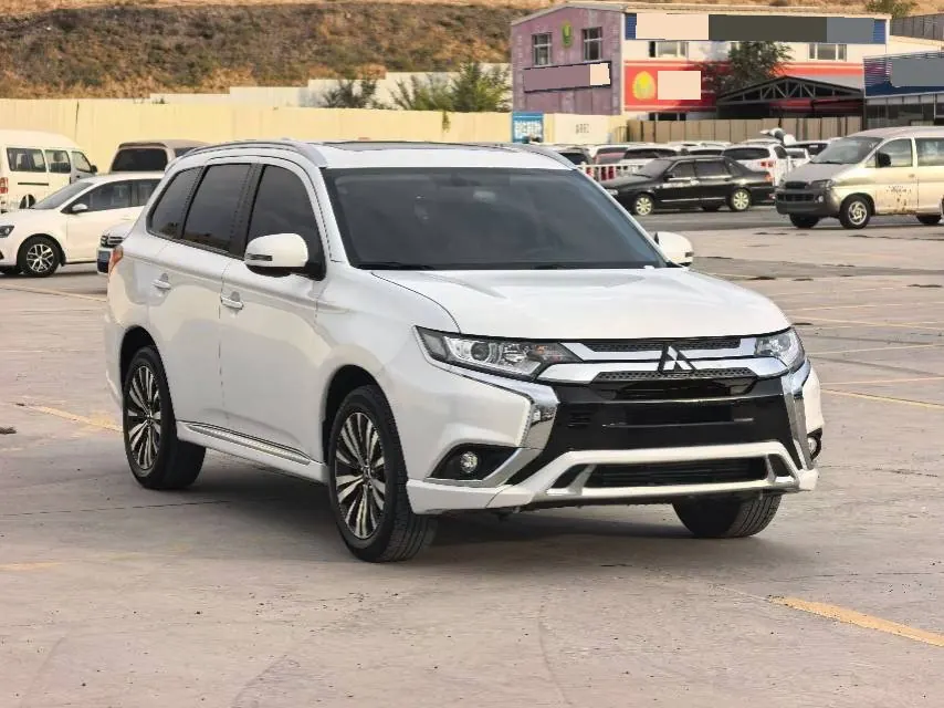 Mitsubishi 2020 Outlander 2.0 Stepless Two-Drive Smooth Edition 5-seat Automatic Gear 3