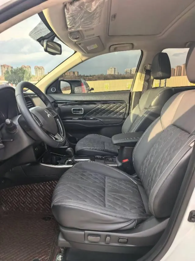 Mitsubishi 2020 Outlander 2.0 Stepless Two-Drive Smooth Edition 5-seat Automatic Gear 4