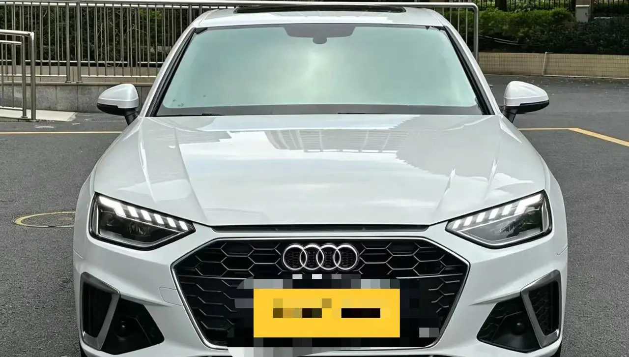 Audi 2020 A4L 2.0TFSI 40TFSI Fashion Dynamic Automatic 2