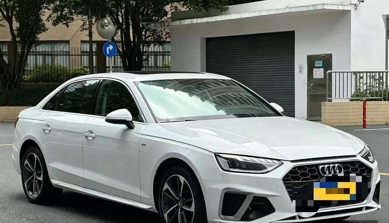 Audi 2020 A4L 2.0TFSI 40TFSI Fashion Dynamic Automatic 3