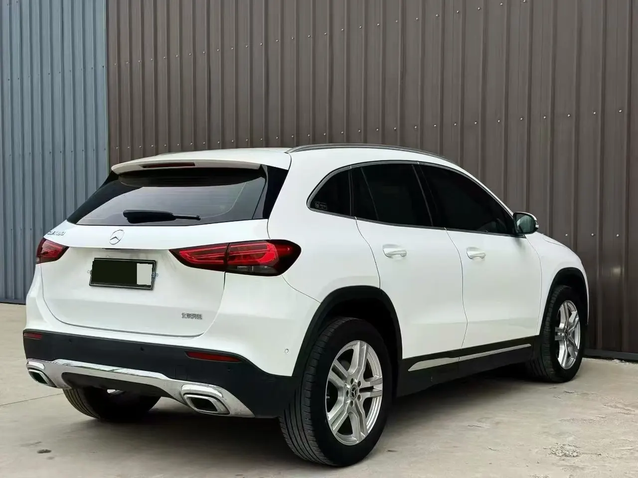 Mercedes Benz 2020 GLA 180 1.3T automatic gear 3