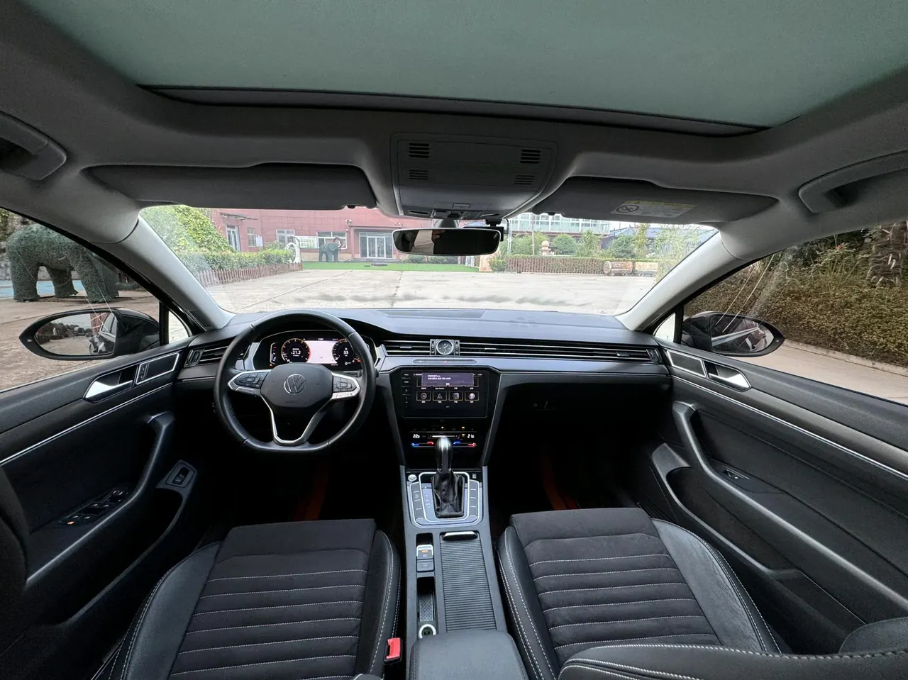 Volkswagen 2020 Magotan 2.0TSI 330TSI luxury automatic transmission 5