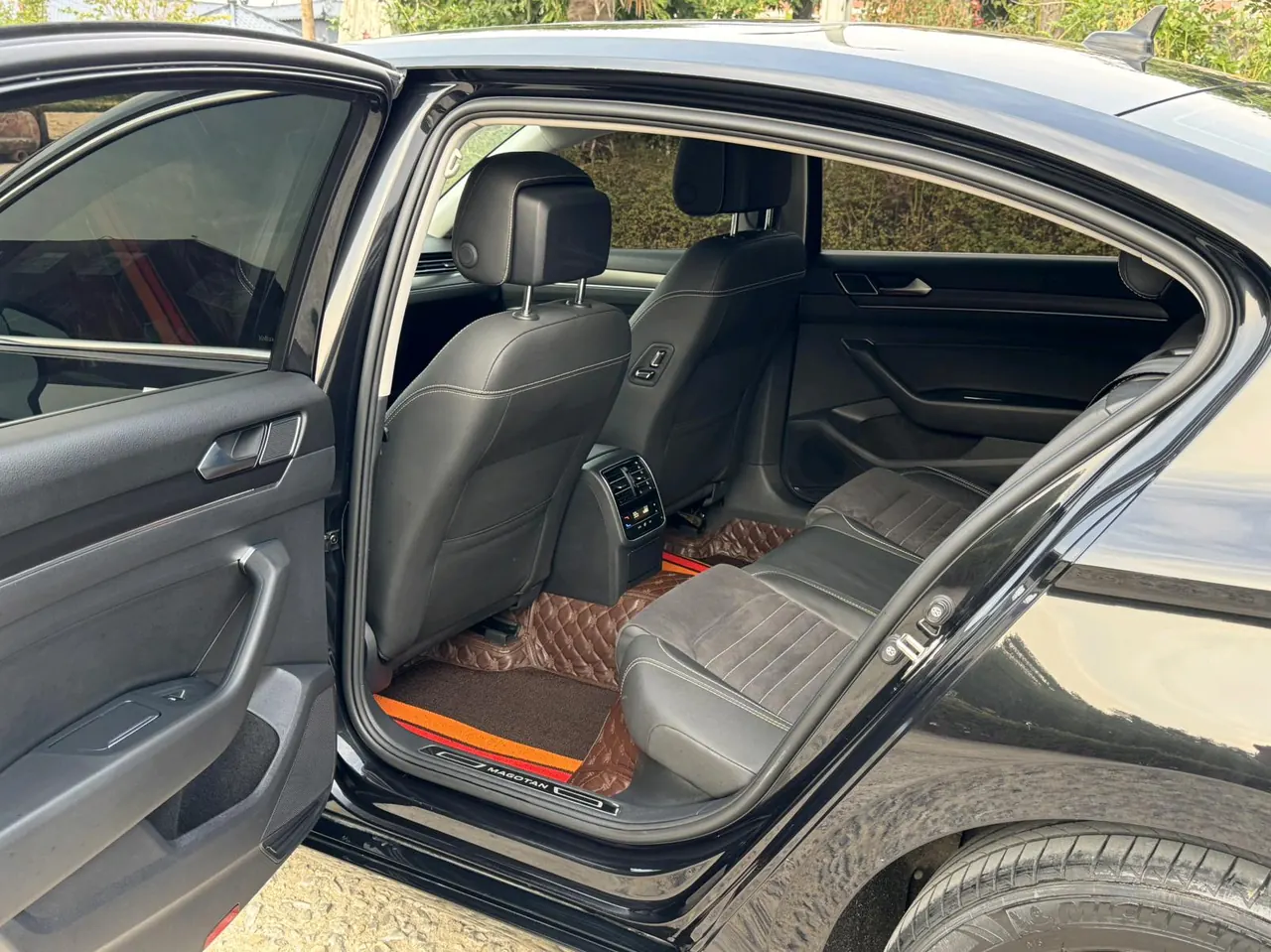 Volkswagen 2020 Magotan 2.0TSI 330TSI luxury automatic transmission 6