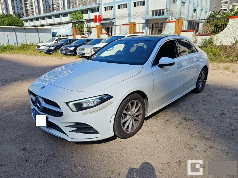 Открыть галерею: Mercedes Benz Class A 2020 A 200 L 1.3T Sports Automatic