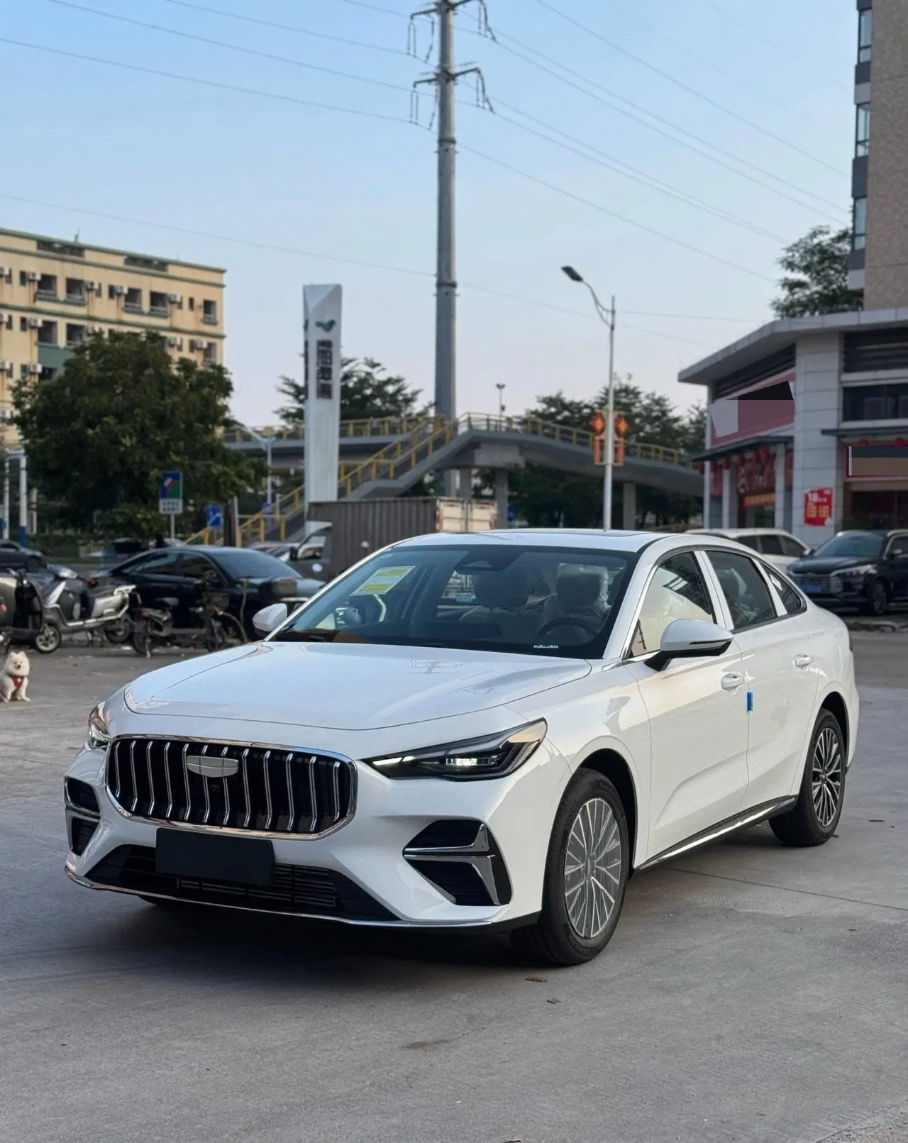 Geely 2026 emgrand -3-compartment 1.5T honorable automatic gear - View 1