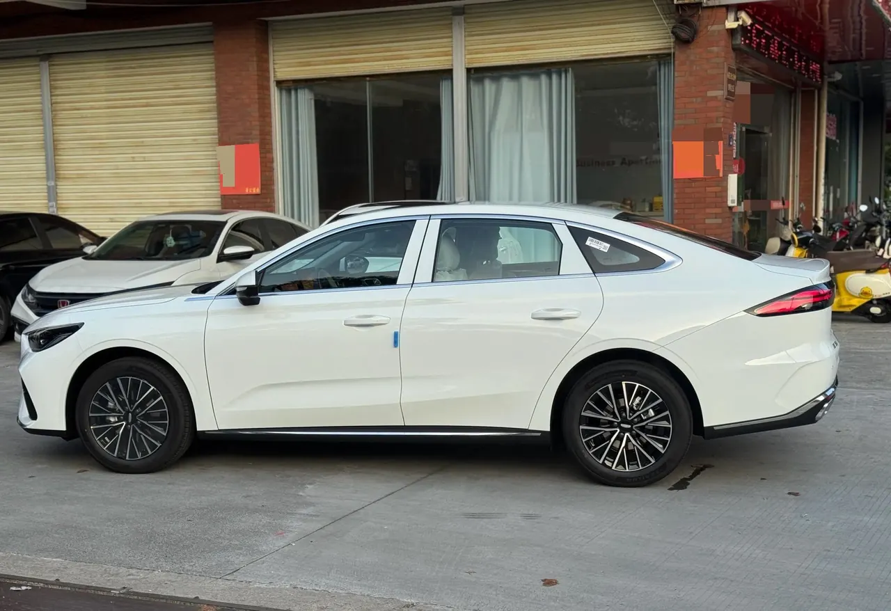 Geely 2026 emgrand -3-compartment 1.5T honorable automatic gear 4