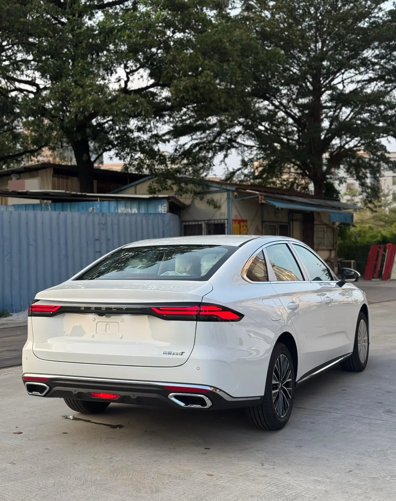 Geely 2026 emgrand -3-compartment 1.5T honorable automatic gear 6