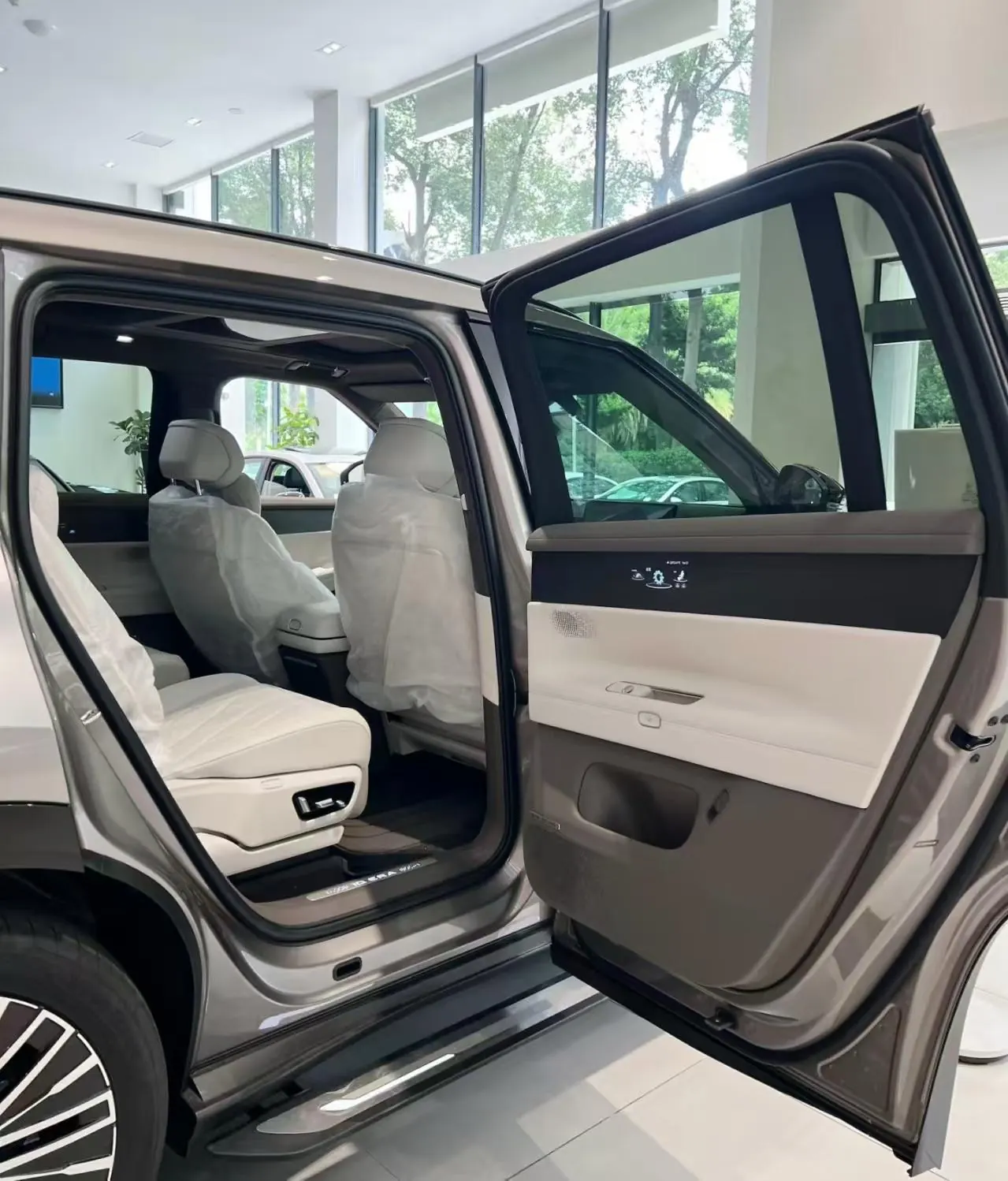 Volkswagen 2026 ID.ERA 9X Ultra 4-wheel drive automatic gear 4