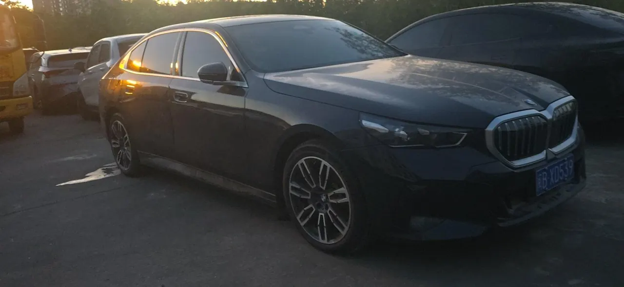 BMW 5 Series 2026 530Li 48V 2.0T Premium Luxury Suit Automatic Gear 2