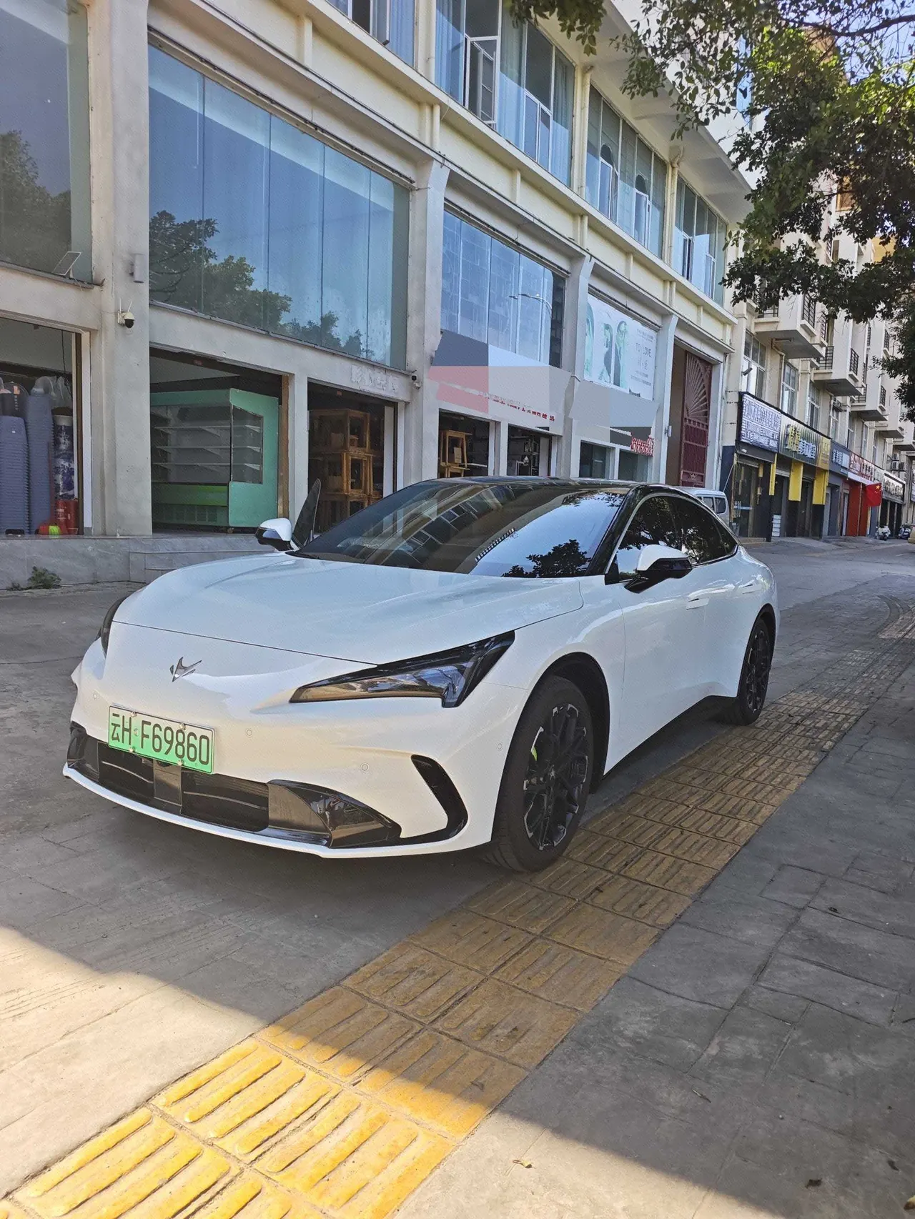 Открыть галерею: ARCFOX 2026 α S5 1450 Yuan Yuan Zhixing Edition 200kW Automatic Gear