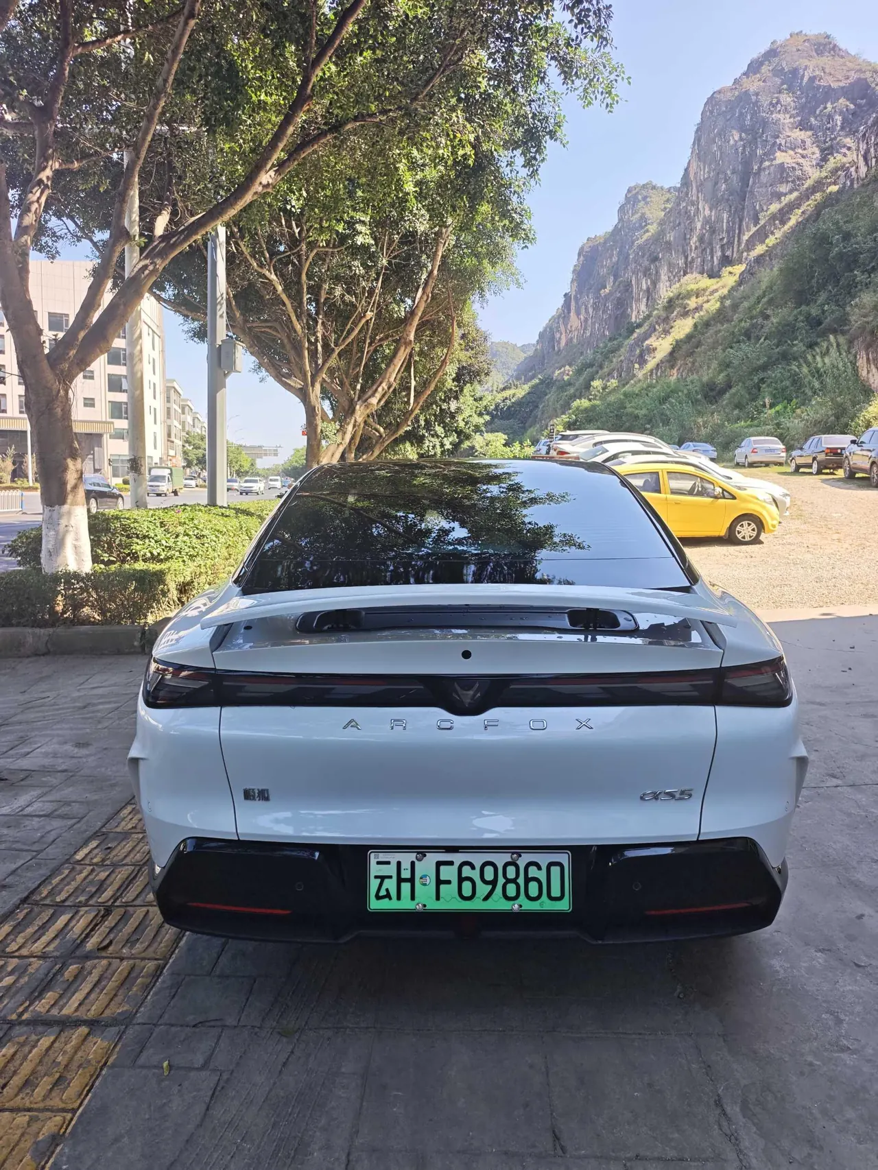 ARCFOX 2026 α S5 1450 Yuan Yuan Zhixing Edition 200kW Automatic Gear 8