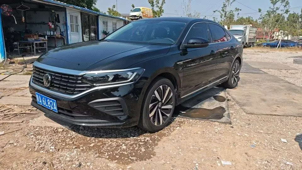 Open image lightbox: Volkswagen 2026 Passat 2.0TSI 380TSI Subut Longteng Edition Automatic Gear