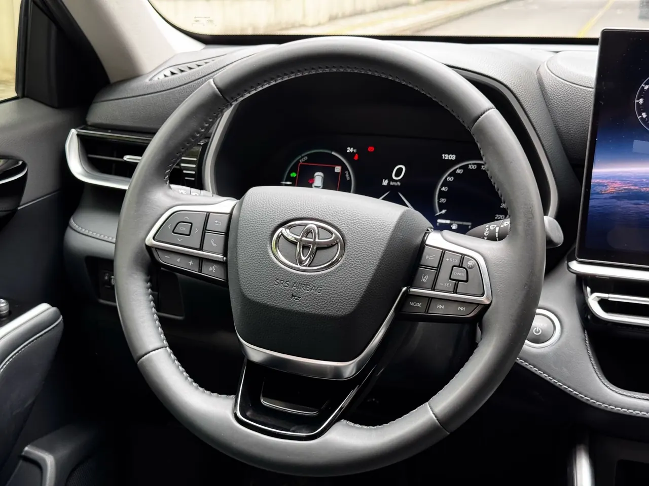 Toyota 2026 Highlander Dual Engine 2.5 Stepless Intelligent Electric Hybrid Two-Drive Elite Edition 5-seat Automatic Transmission 18