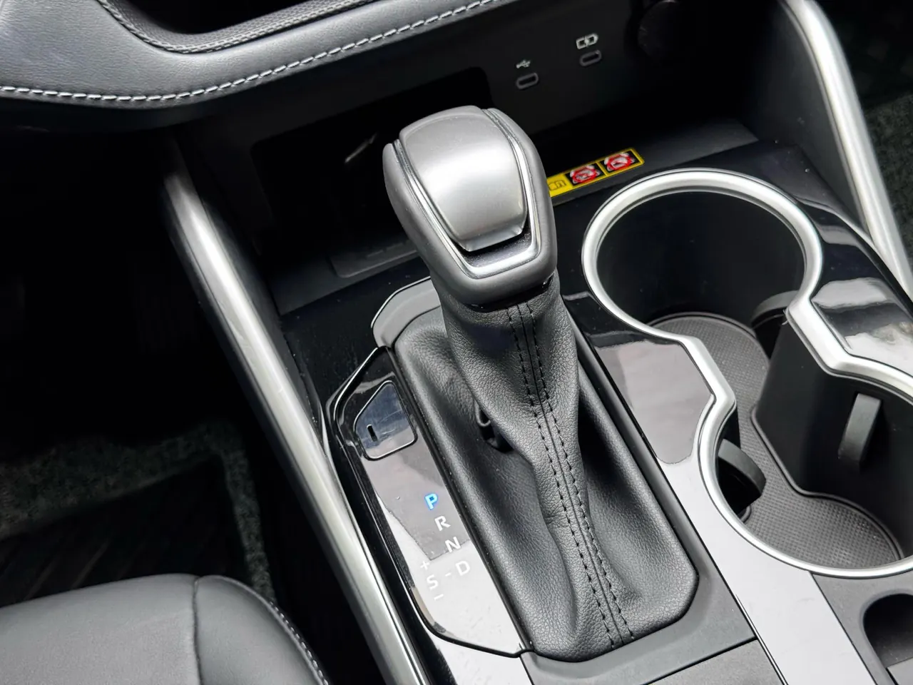 Toyota 2026 Highlander Dual Engine 2.5 Stepless Intelligent Electric Hybrid Two-Drive Elite Edition 5-seat Automatic Transmission 19