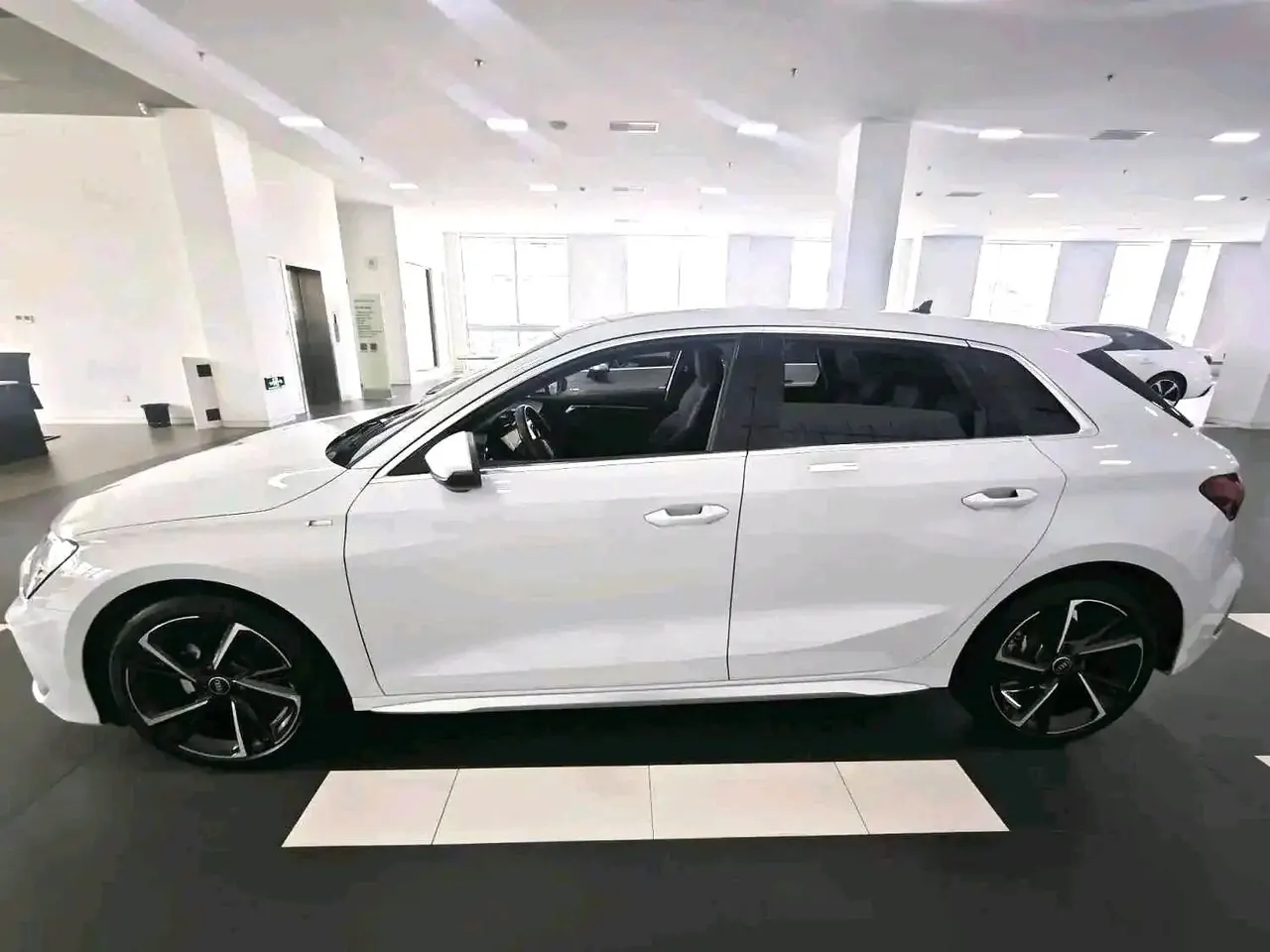 Audi 2024 A3 Sportback 1.4TFSI 35TFSI Fashion Sports Automatic 3