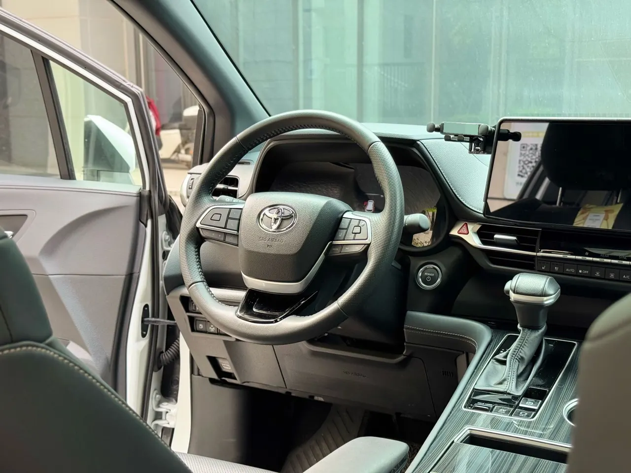 Toyota 2024 Sai 2.5 Stepless Enjoy Premium Edition Automatic Transmission 7