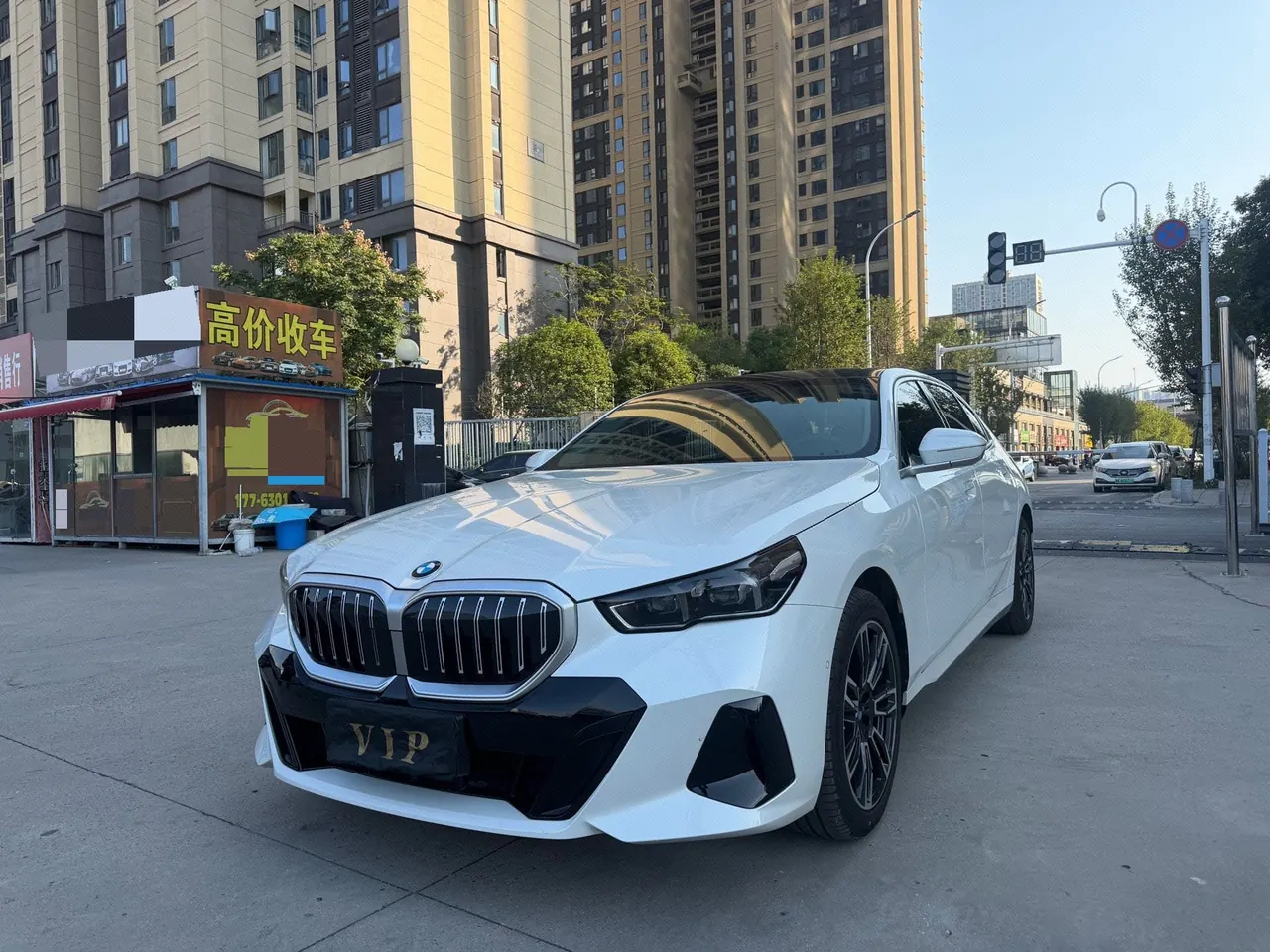 Open image lightbox: BMW 5 Series 2026 model 525Li 48V 2.0T M Sport Package automatic transmission