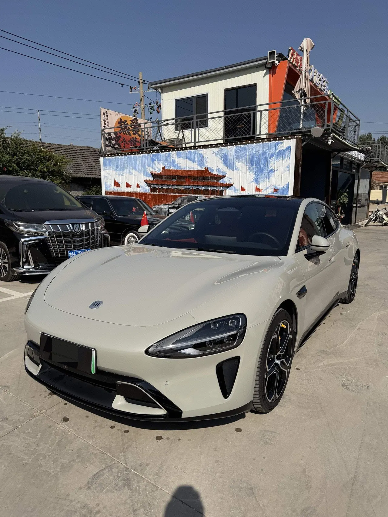 Open image lightbox: MI 2024 SU 7 700km Rear Drive Standard Founding Edition Automatic Gear