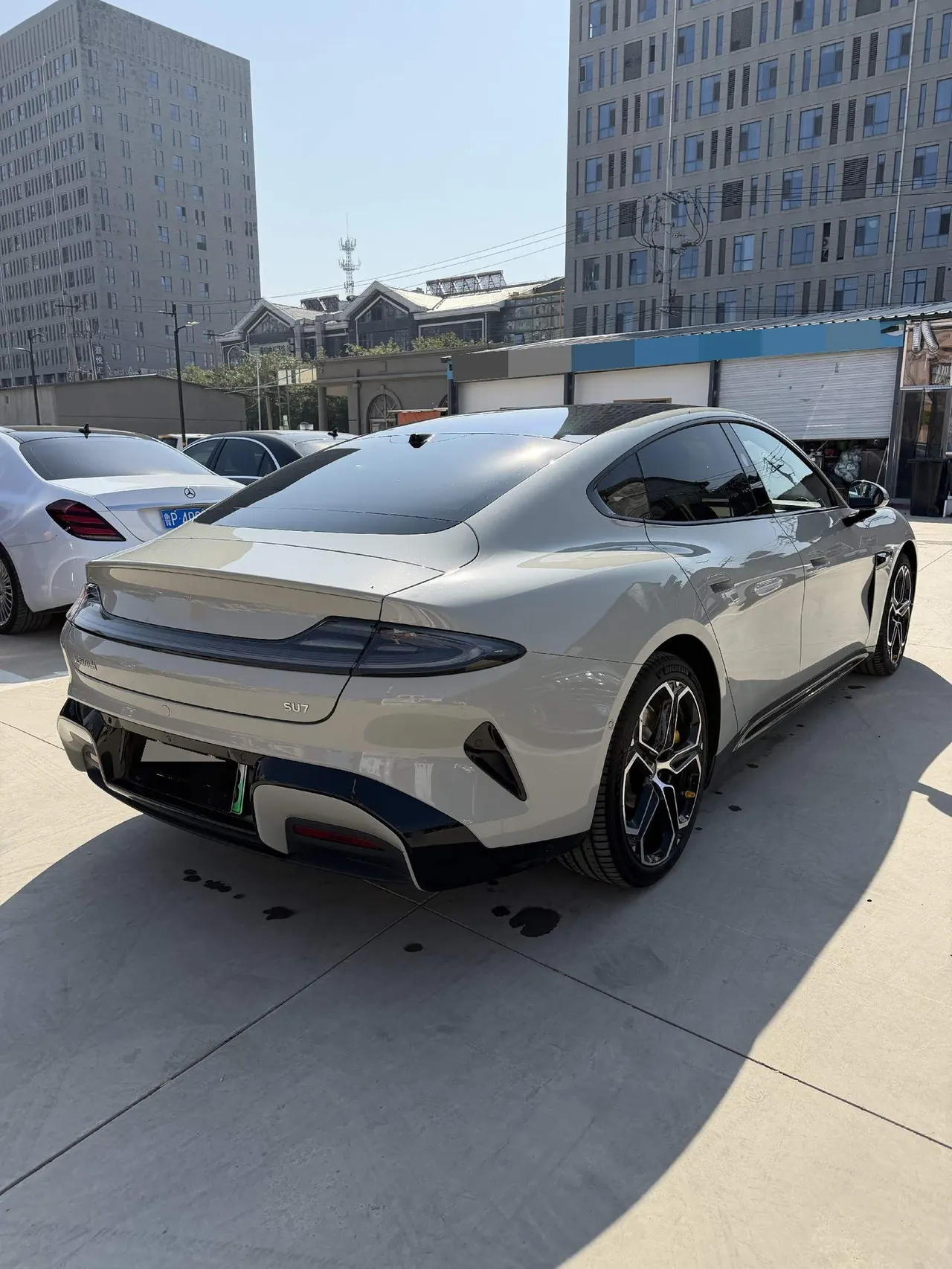MI 2024 SU 7 700km Rear Drive Standard Founding Edition Automatic Gear 9