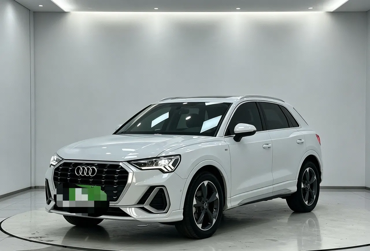 Open image lightbox: Audi 2022 Q3 1.4TFSI 35TFSI Fashion Dynamic Automatic
